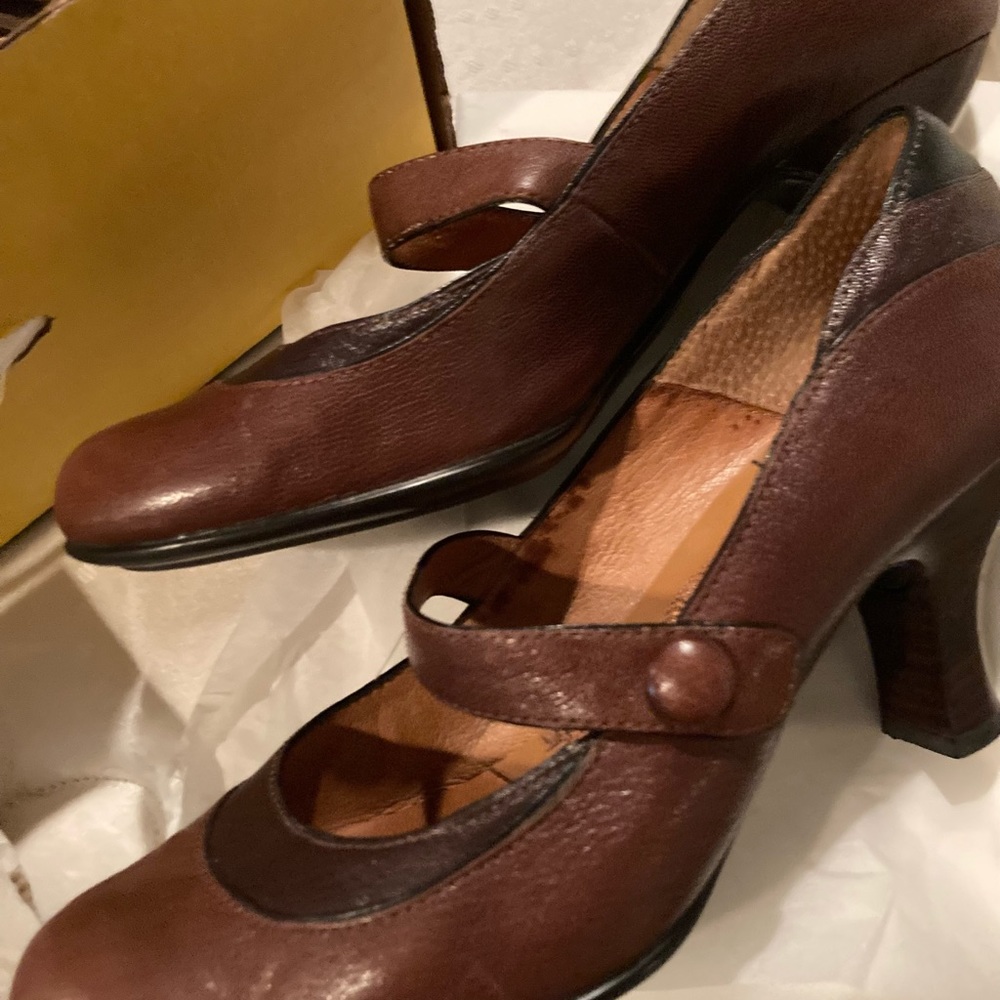 Sofft •💋 Cafe Mocha Leather Low Mary Janes-Excellent Buy-NWOT!